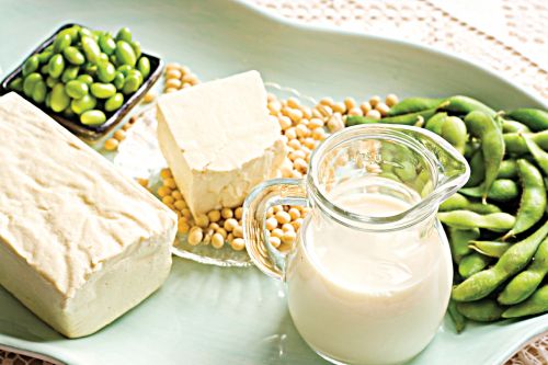Đậu nành dành cho phụ nữ tuổi mãn kinh